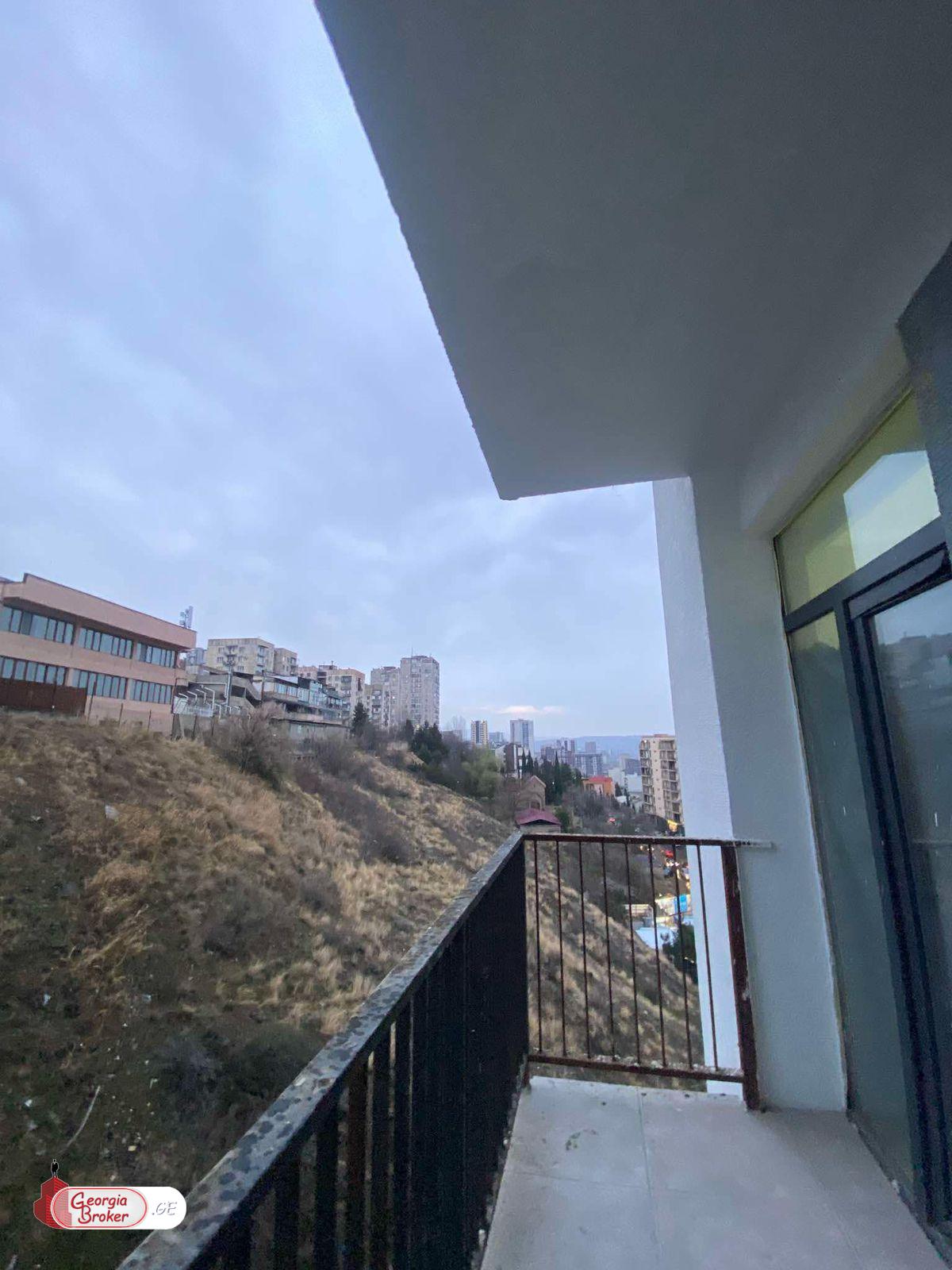 nearly repaired 2-room apartment for sale